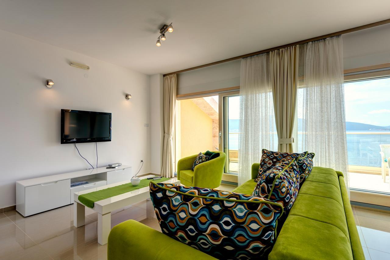 Apartments Villa Adriatic 티바트 외부 사진